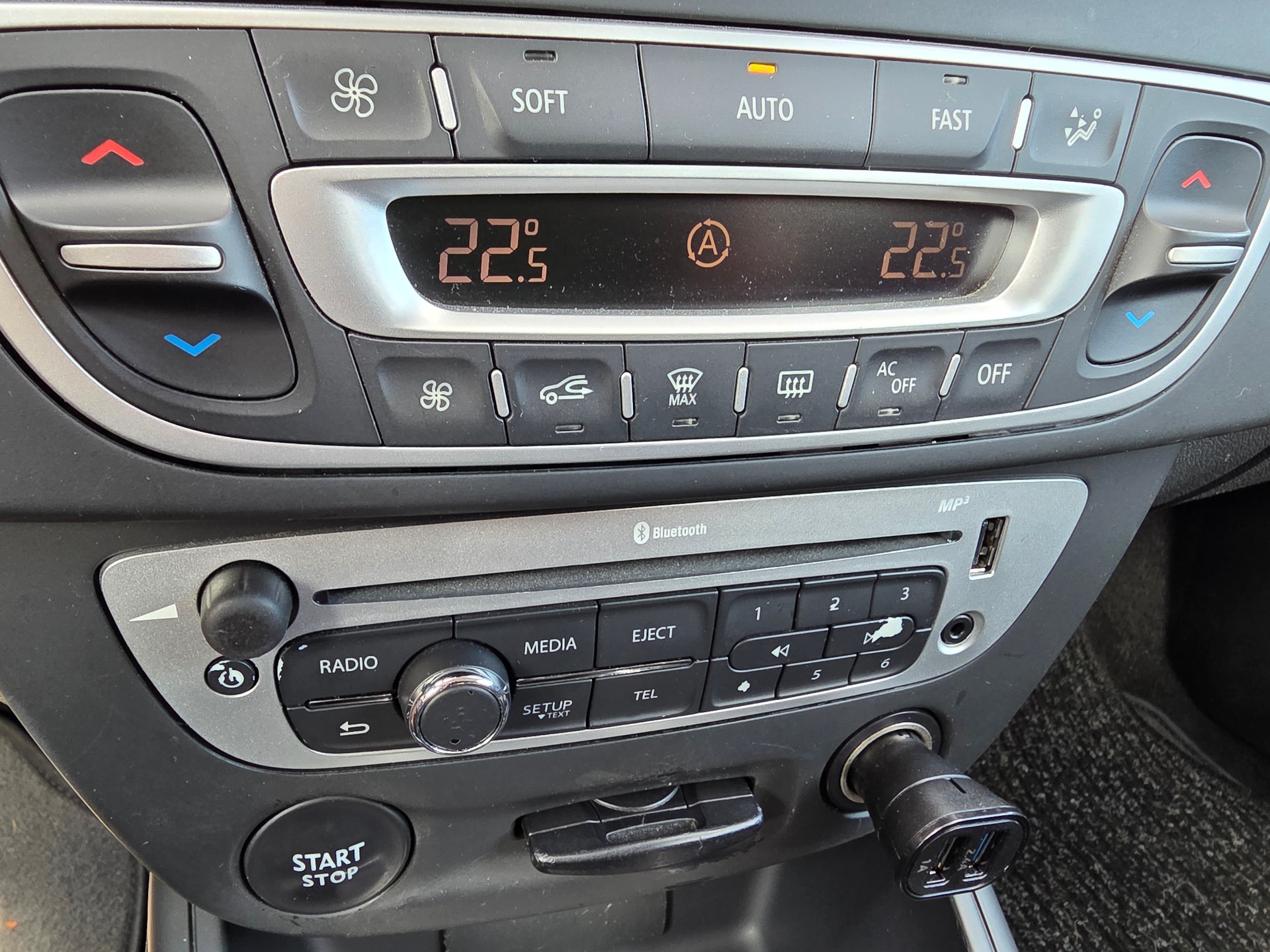 RENAULT Mégane Grandtour 1.5 dCi Expression-image-8