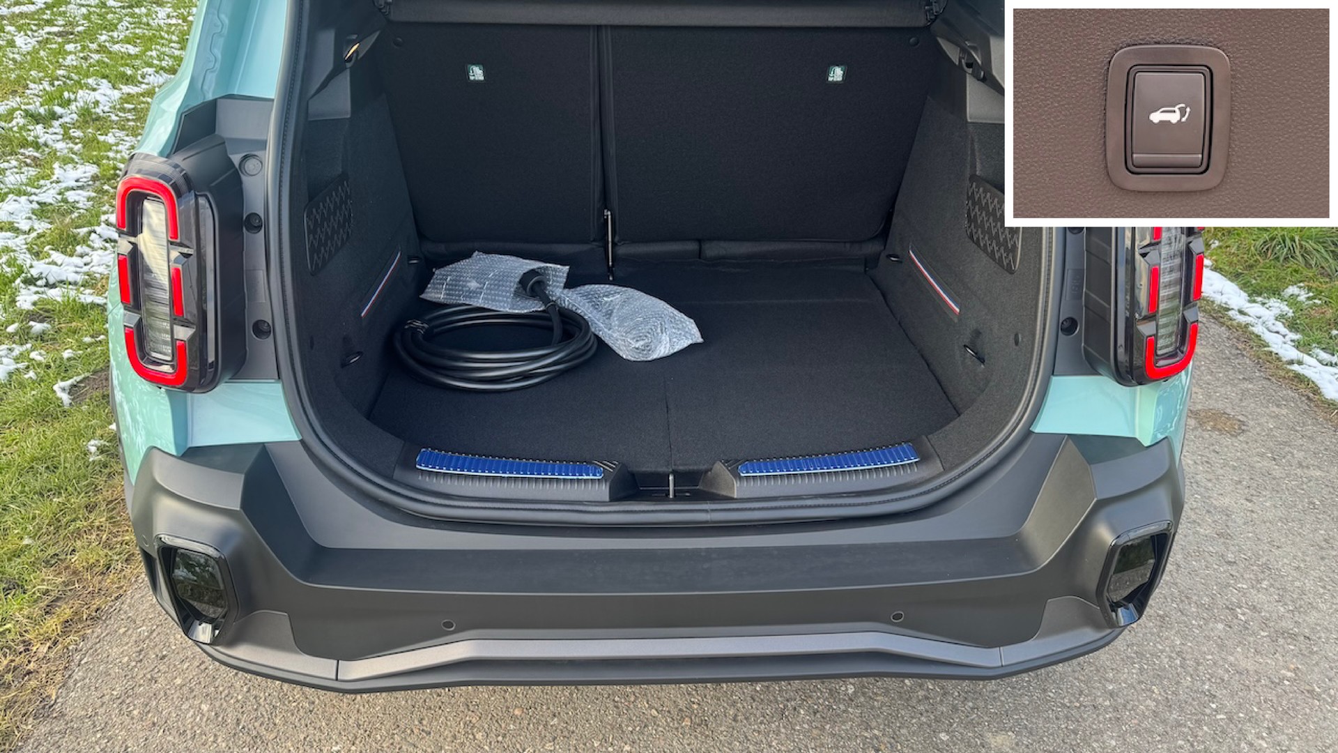 RENAULT R4 E-Tech Comfort Range 52 kWh Iconic * Vollausstattung * Toutes Options *-image-12