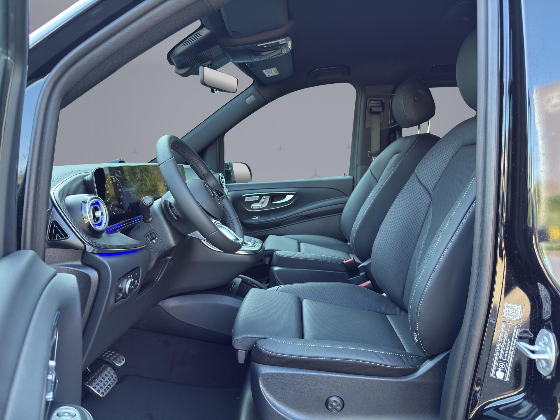 MERCEDES-BENZ V 300 d Exclusive lang Van-image-9