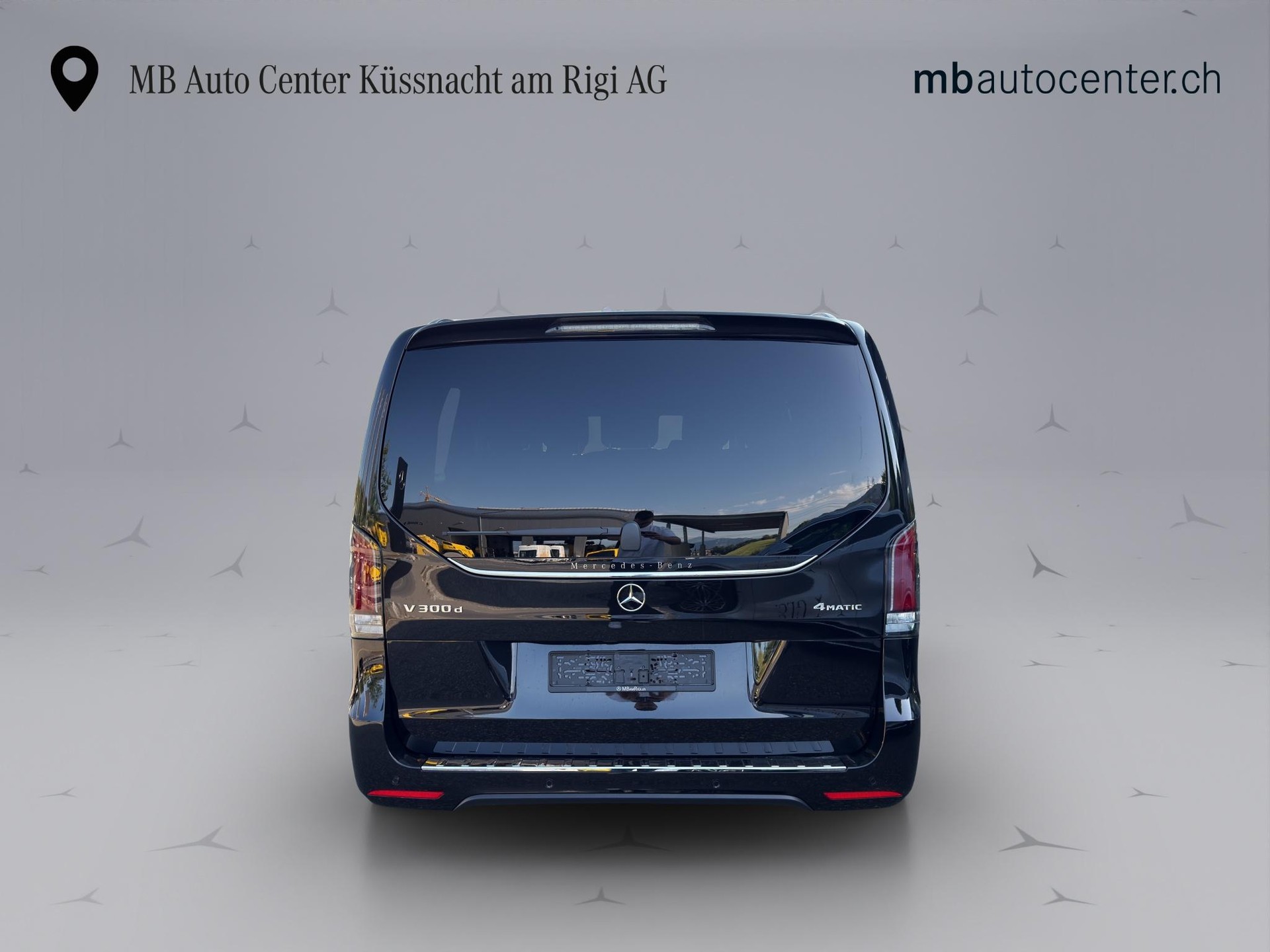 MERCEDES-BENZ V 300 d Exclusive lang Van-image-5