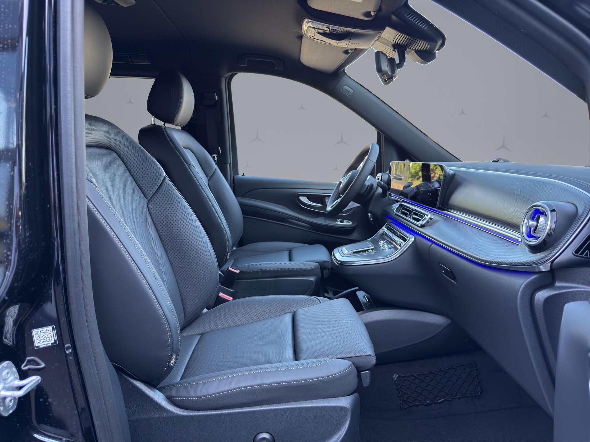 MERCEDES-BENZ V 300 d Exclusive lang Van-image-16