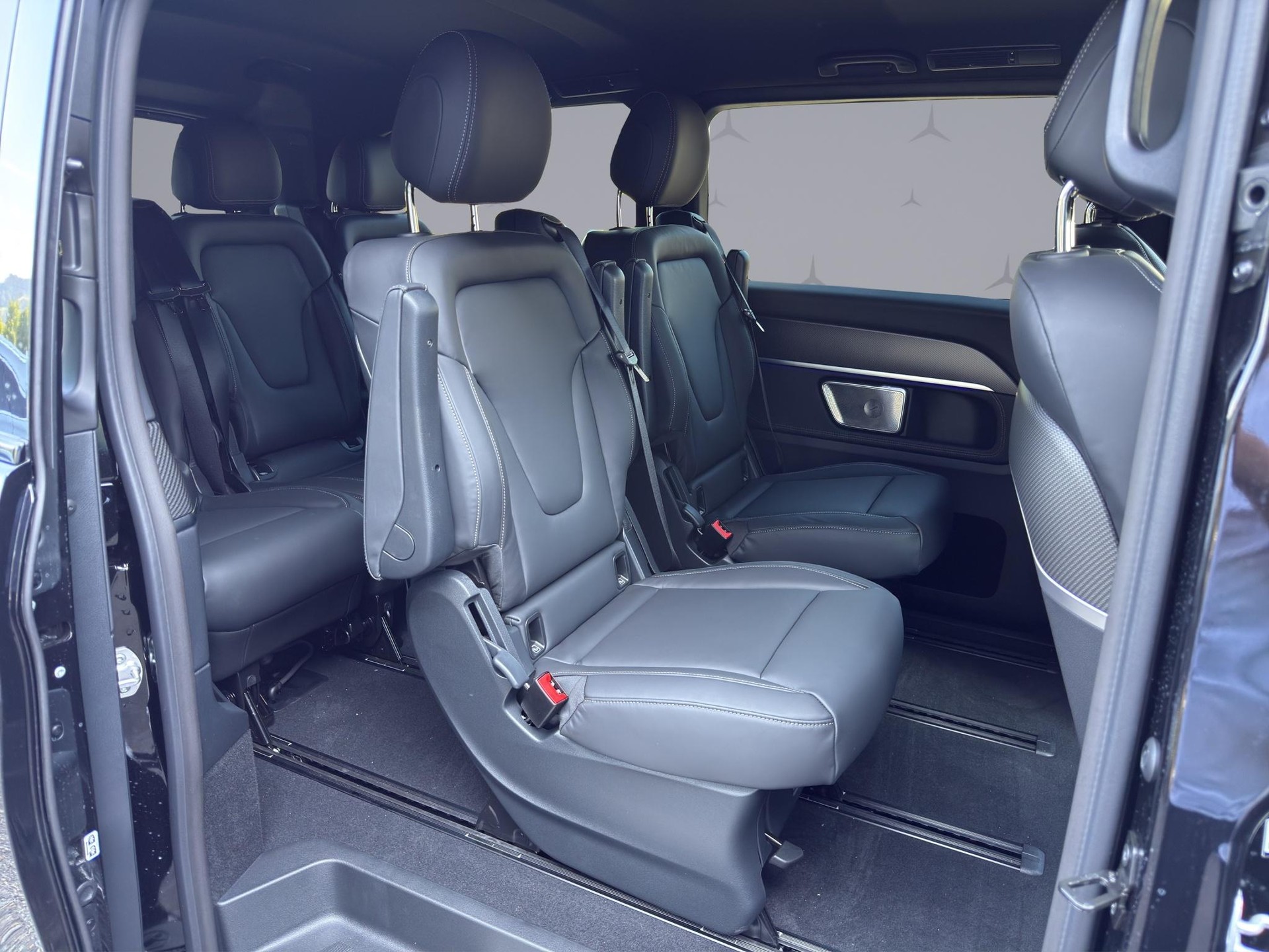 MERCEDES-BENZ V 300 d Exclusive lang Van-image-17
