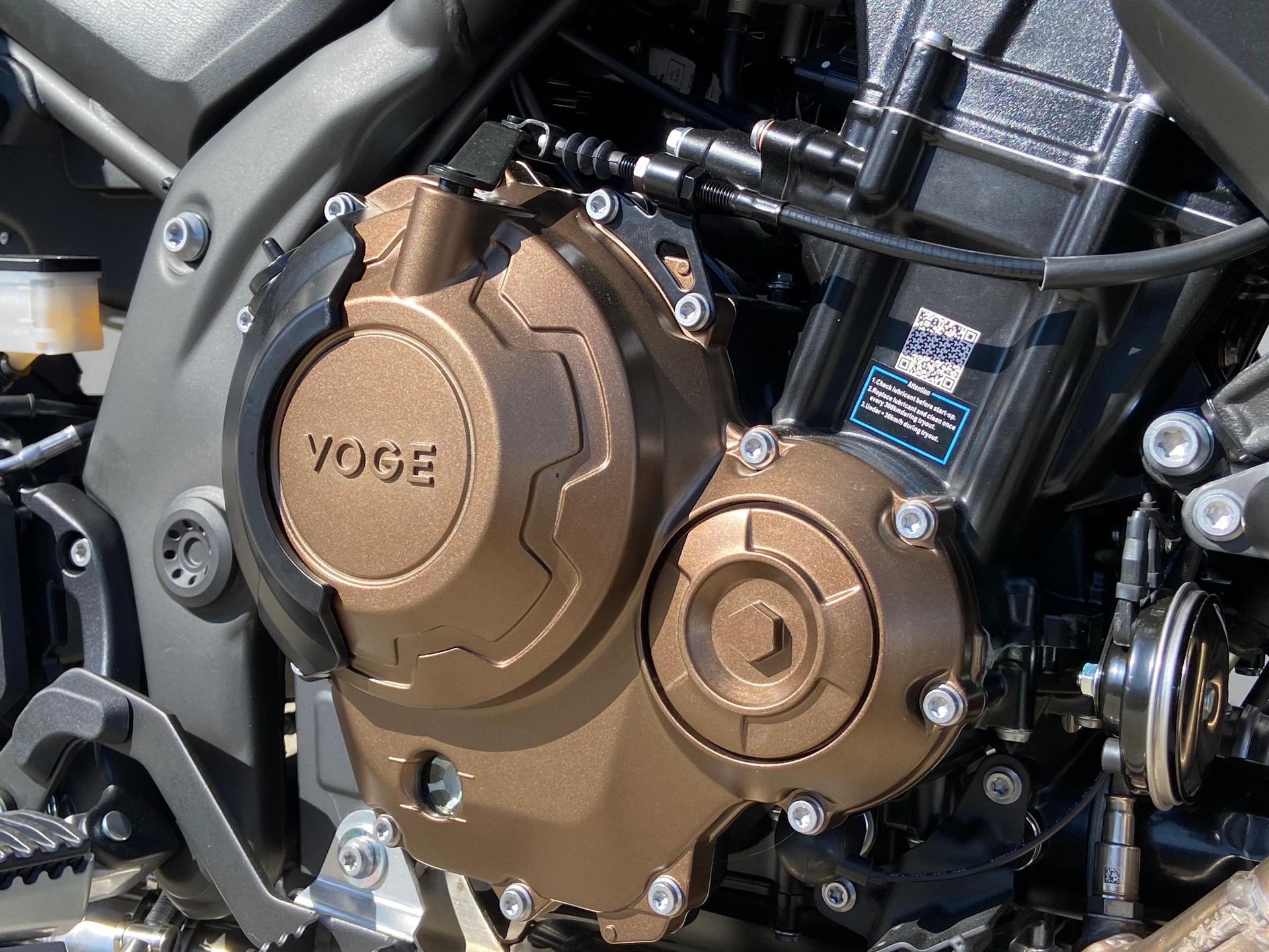VOGE VOGE 625 DSX 35kw / 47kw Black Knight-showroom-element-1
