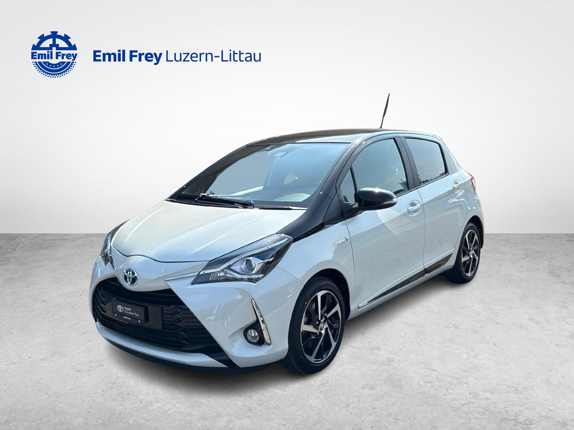 TOYOTA Yaris 1.5 VVT-i HSD Premium-image-0