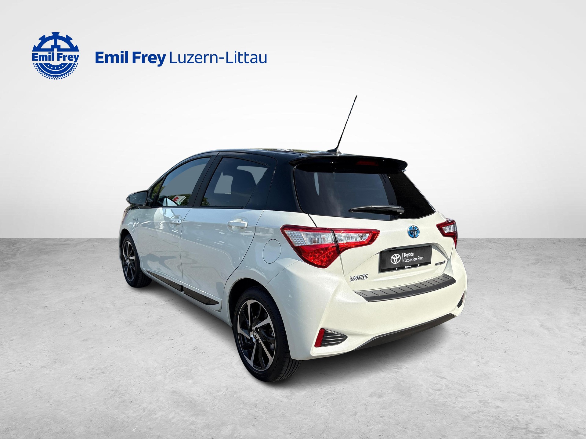 TOYOTA Yaris 1.5 VVT-i HSD Premium-showroom-element-2