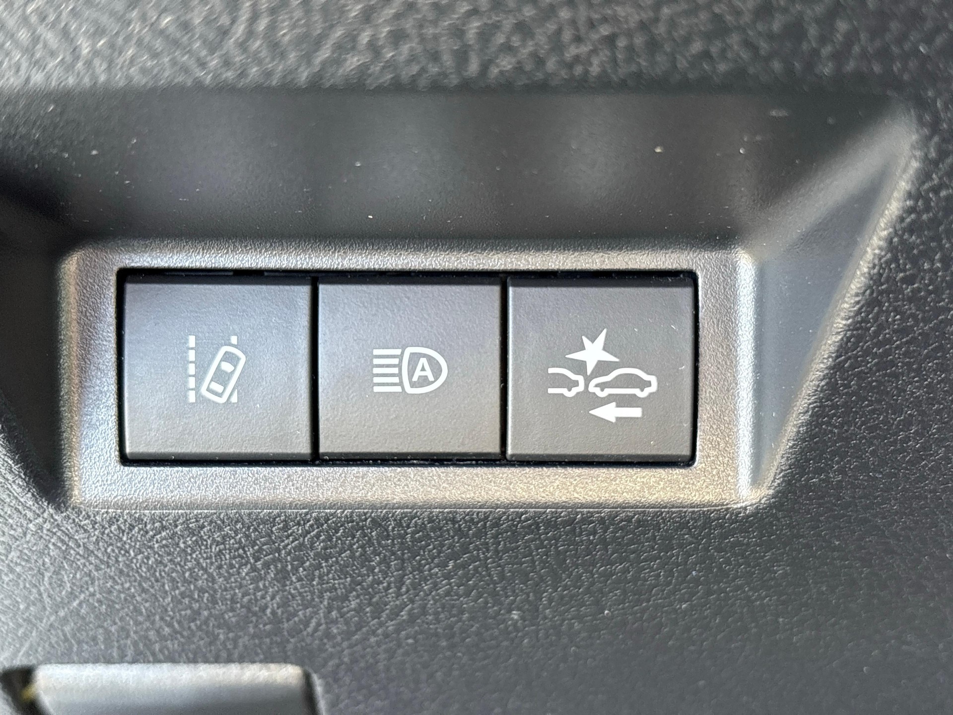 TOYOTA Yaris 1.5 VVT-i HSD Premium-image-18