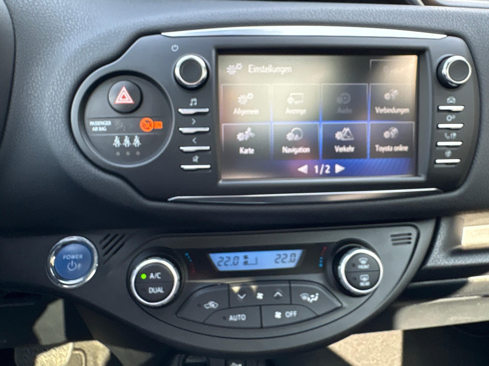 TOYOTA Yaris 1.5 VVT-i HSD Premium-image-15