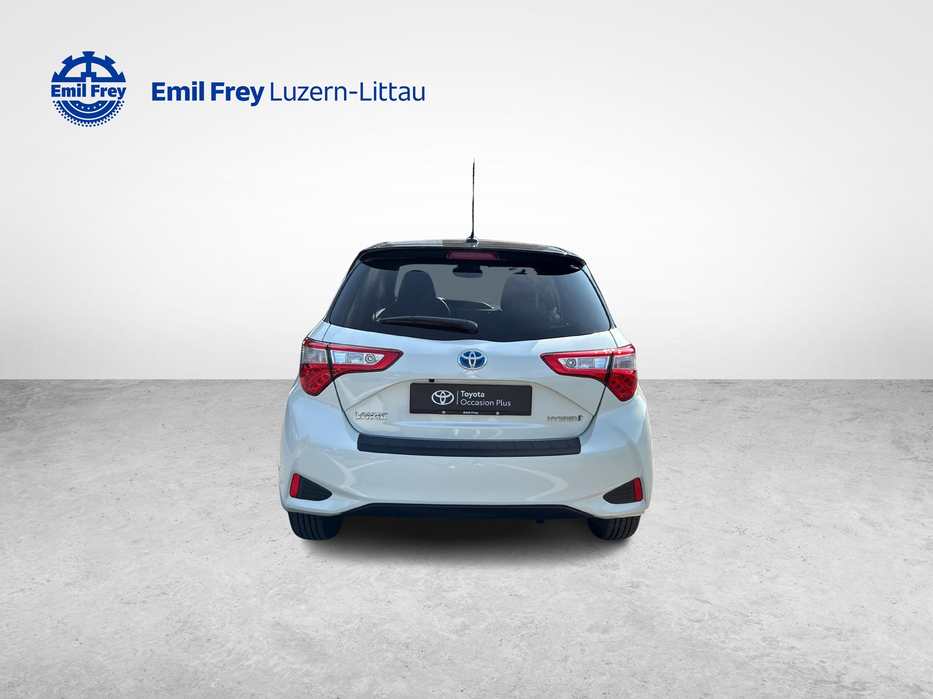 TOYOTA Yaris 1.5 VVT-i HSD Premium-showroom-element-3