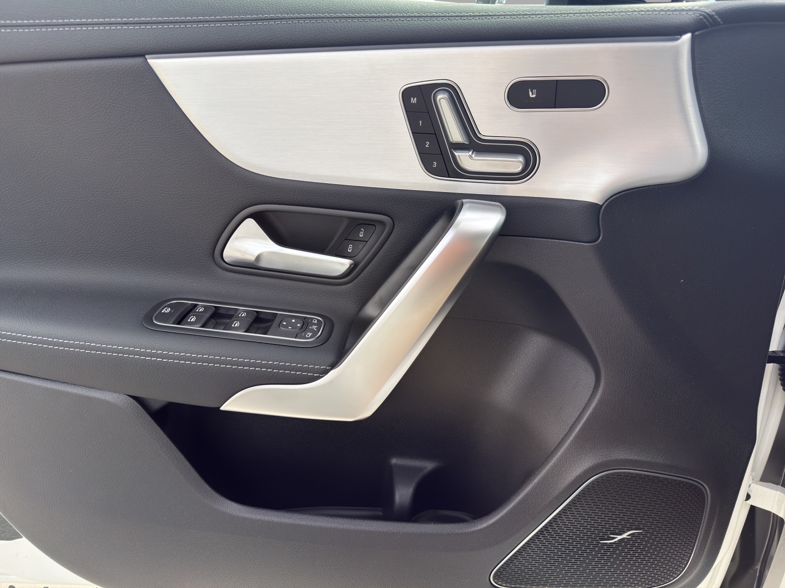 MERCEDES-BENZ A 220 4Matic 8G-DCT-image-13