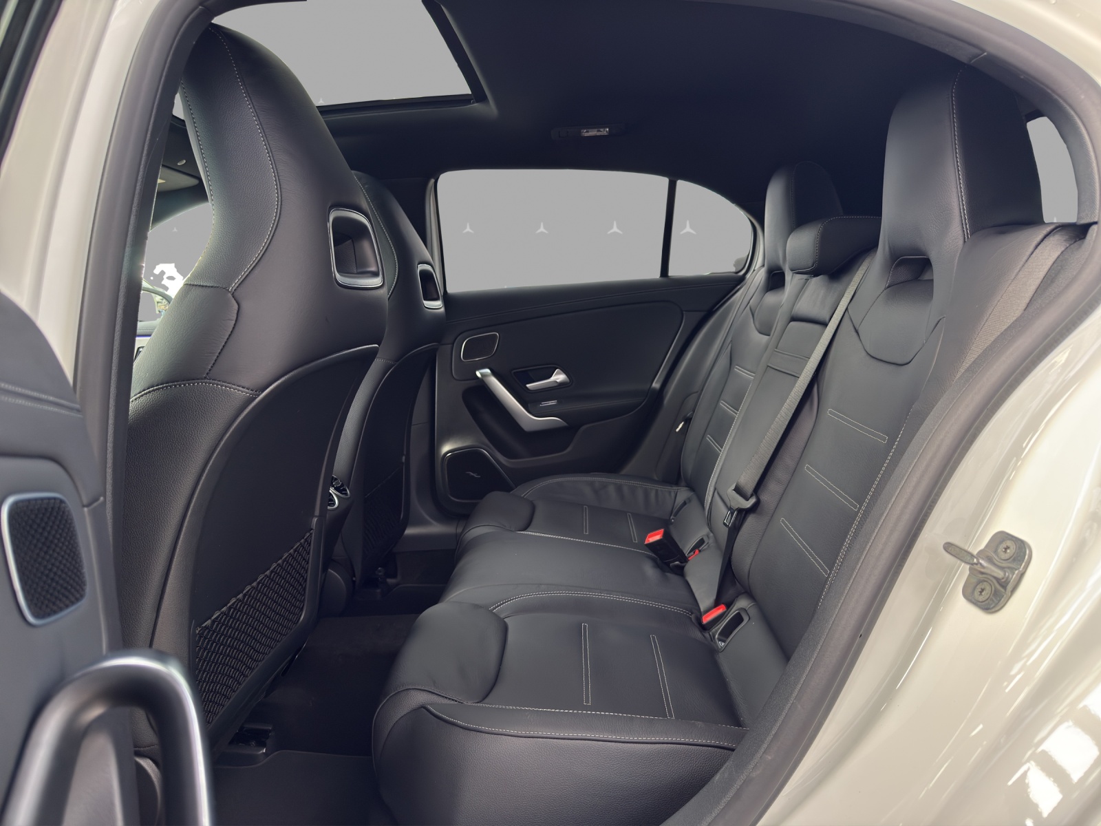 MERCEDES-BENZ A 220 4Matic 8G-DCT-image-14