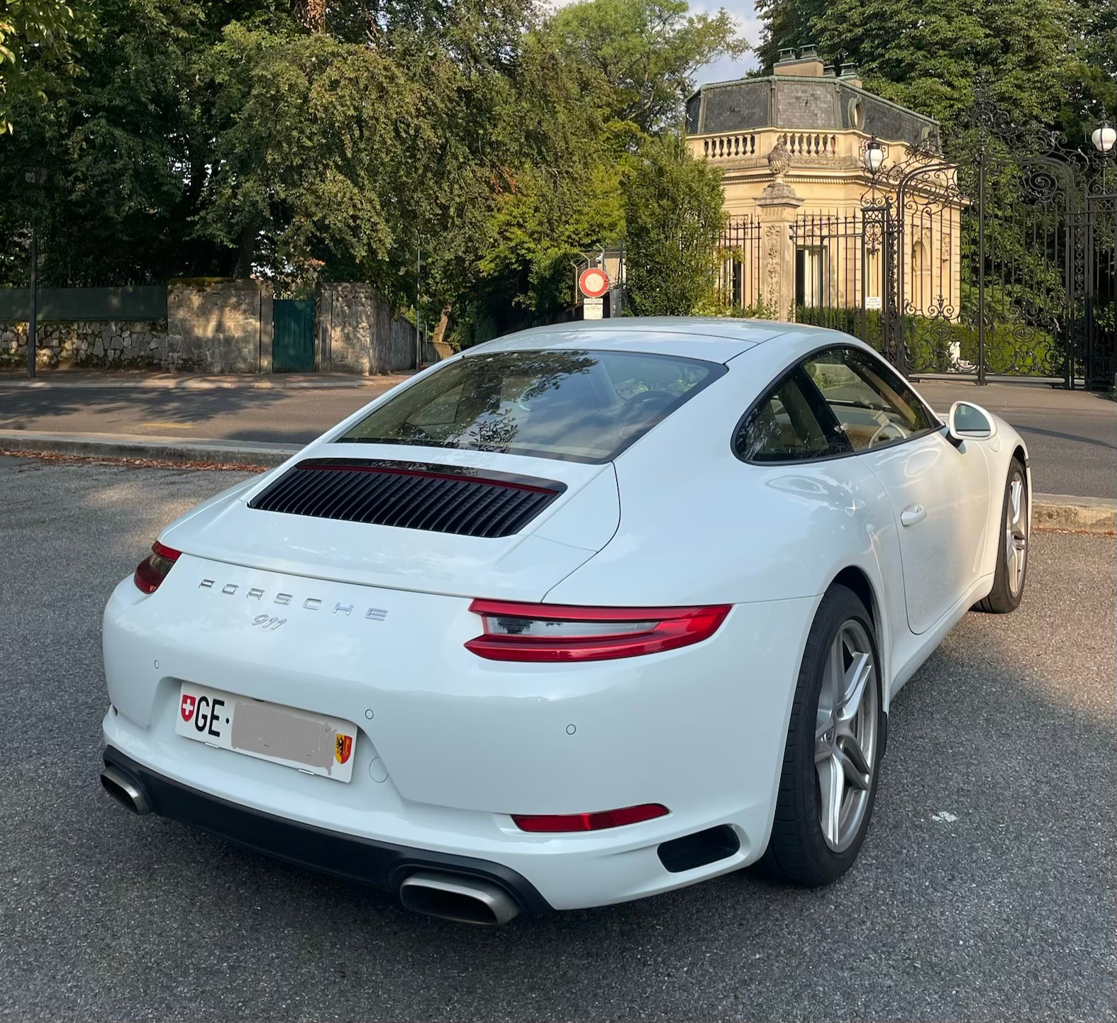 PORSCHE 3.0 Carrera PDK-image-1