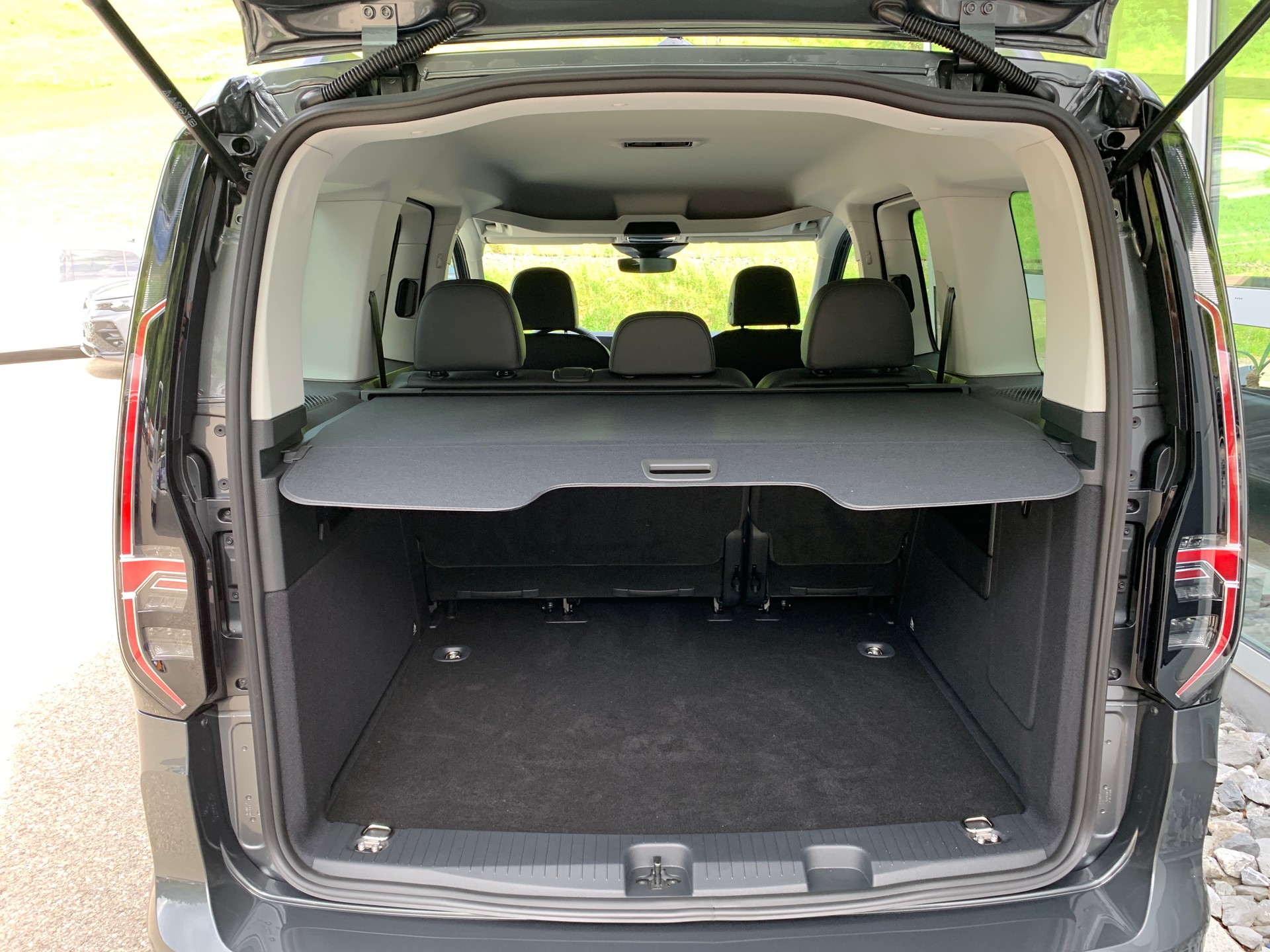 VW Caddy 2.0 TDI Liberty 4Motion-image-16