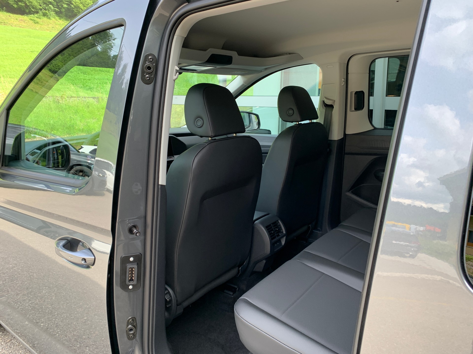 VW Caddy 2.0 TDI Liberty 4Motion-image-14