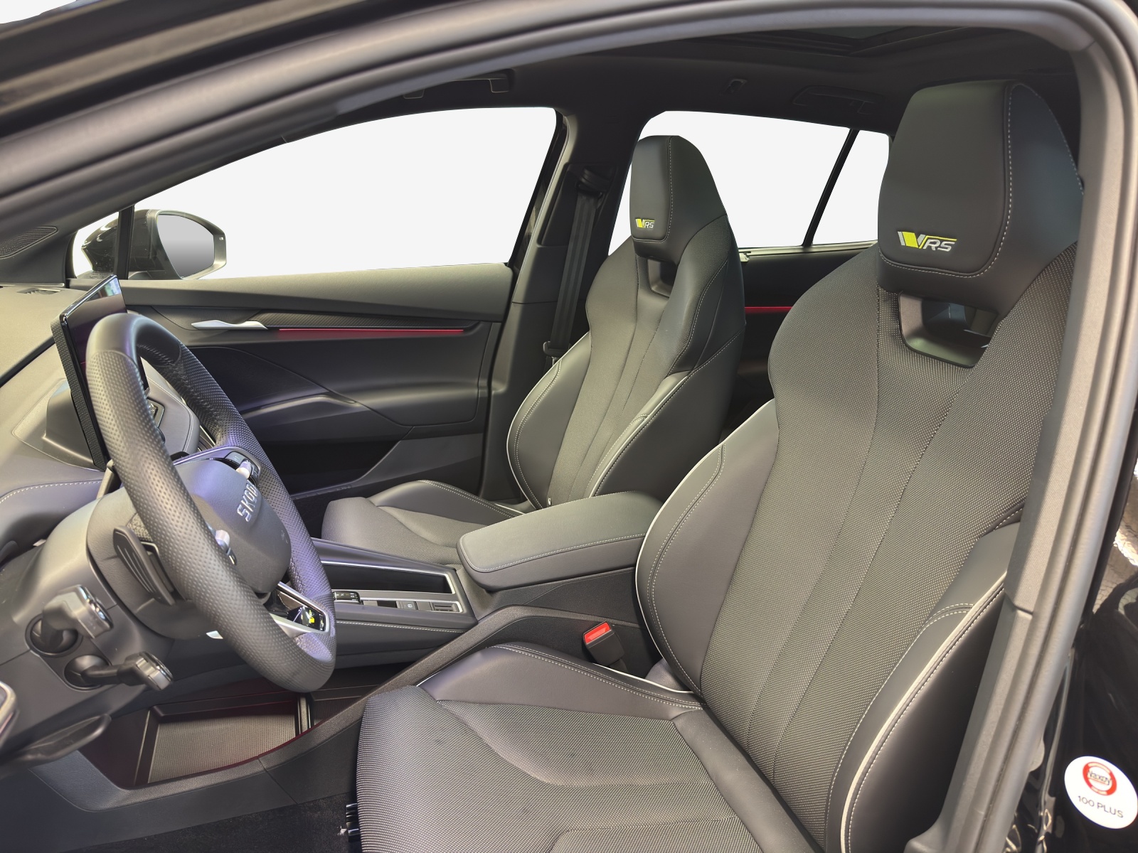 SKODA Enyaq 4x4 RS-image-7