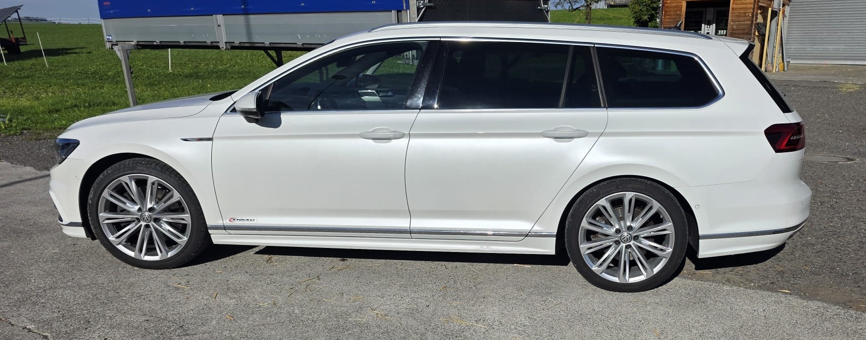 VW Highline (R Line) 240PS Diesel 4MOTION-image-1