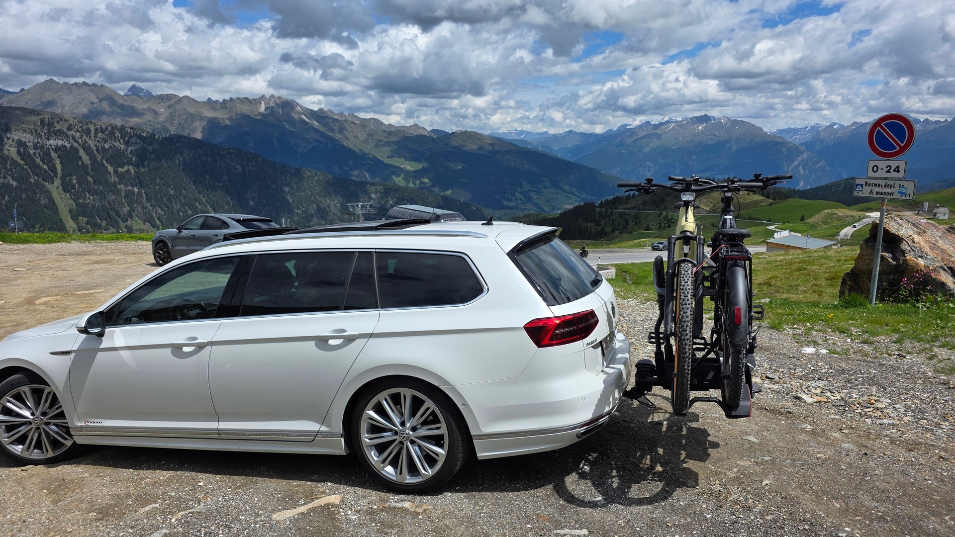 VW Highline (Sport)-image-4