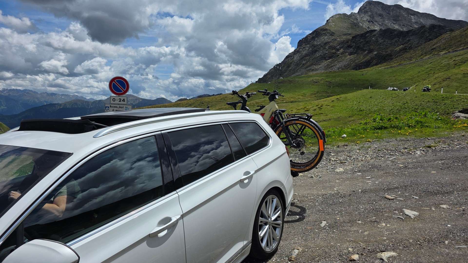 VW Highline (Sport)-image-3