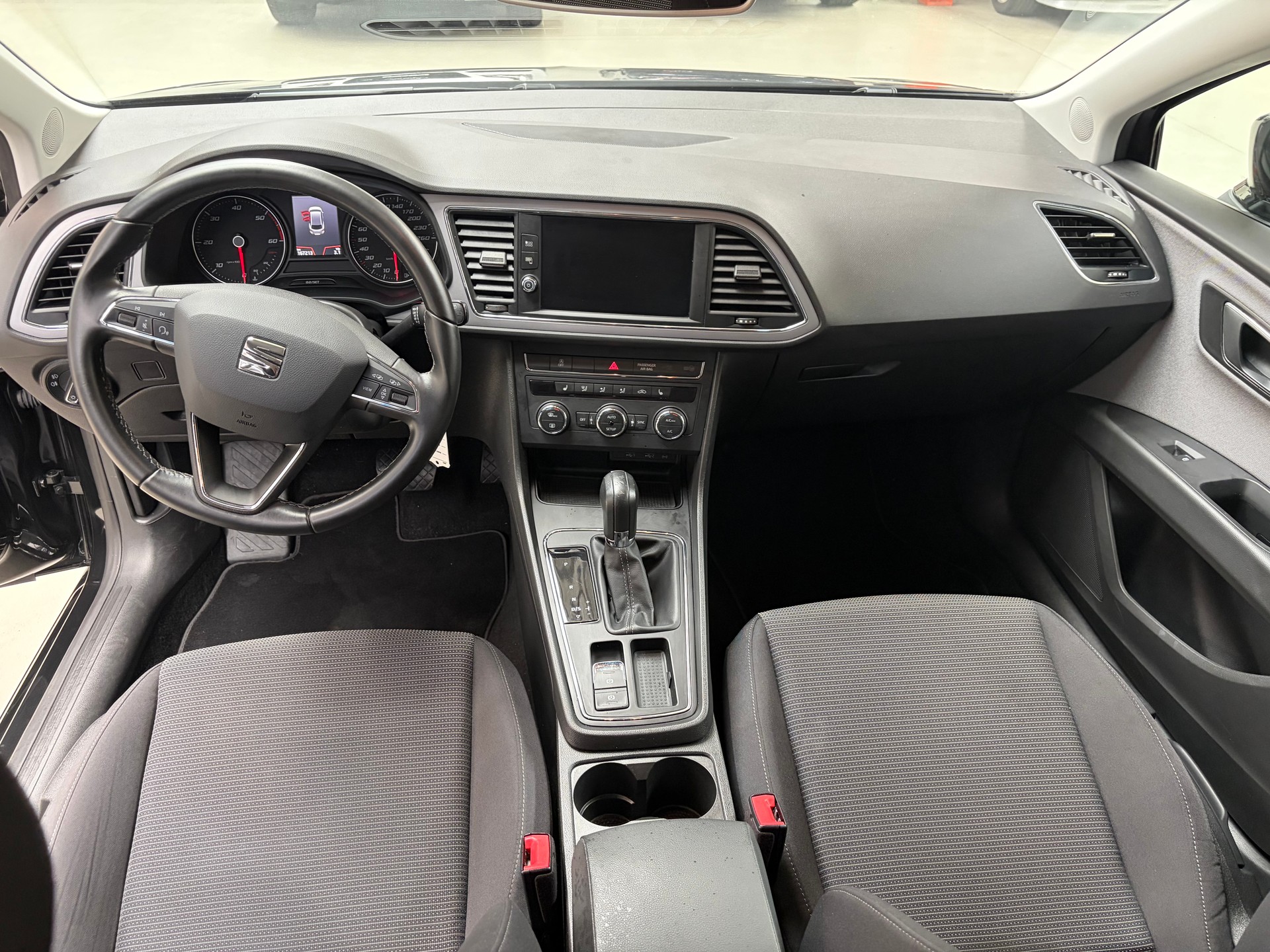 SEAT Leon ST 2.0 TDI CR Style DSG-image-12