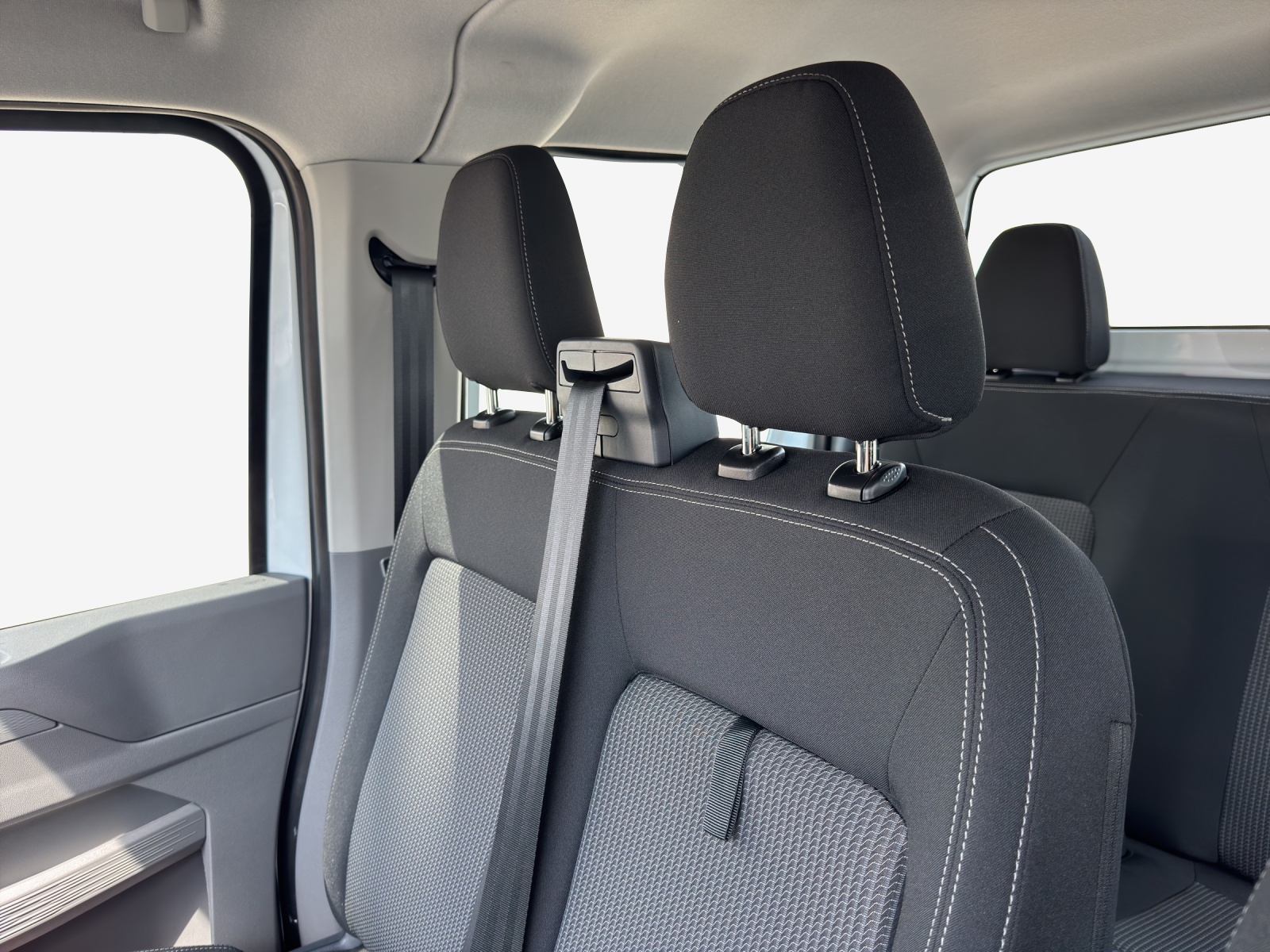VW Transporter 2.0 TDI Automat-image-8