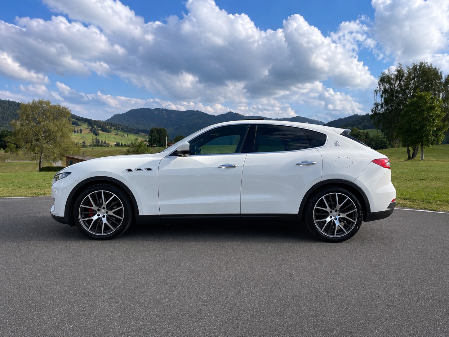MASERATI Levante D 3.0 V6 Automatica-image-1