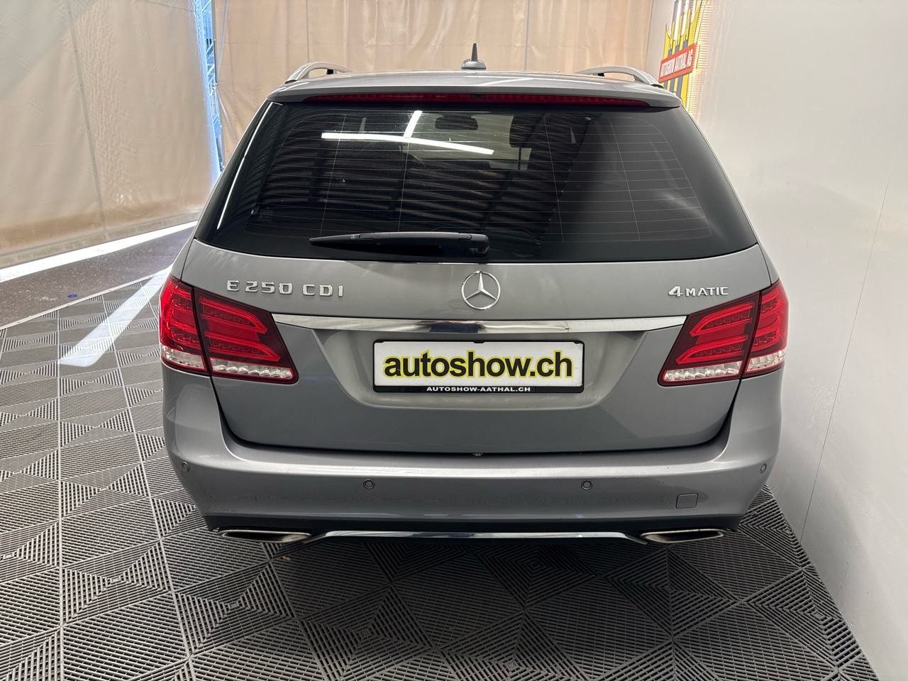 MERCEDES-BENZ E 250 CDI 4Matic 7G-Tronic-image-12