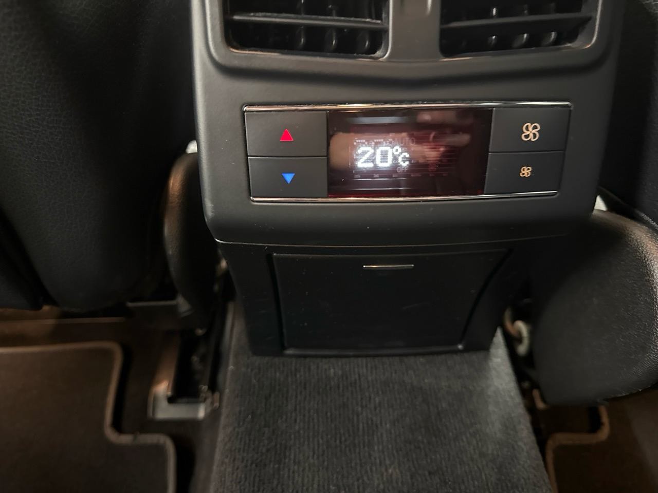 MERCEDES-BENZ E 250 CDI 4Matic 7G-Tronic-image-6