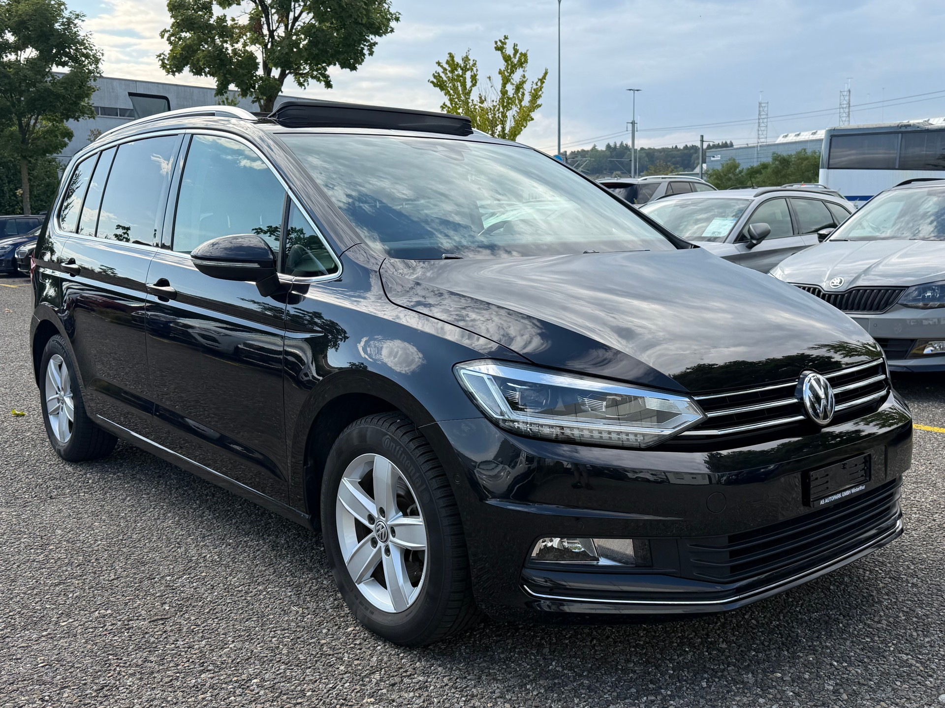 VW Touran 2.0 TDI BlueMotion Technology Highline-image-2