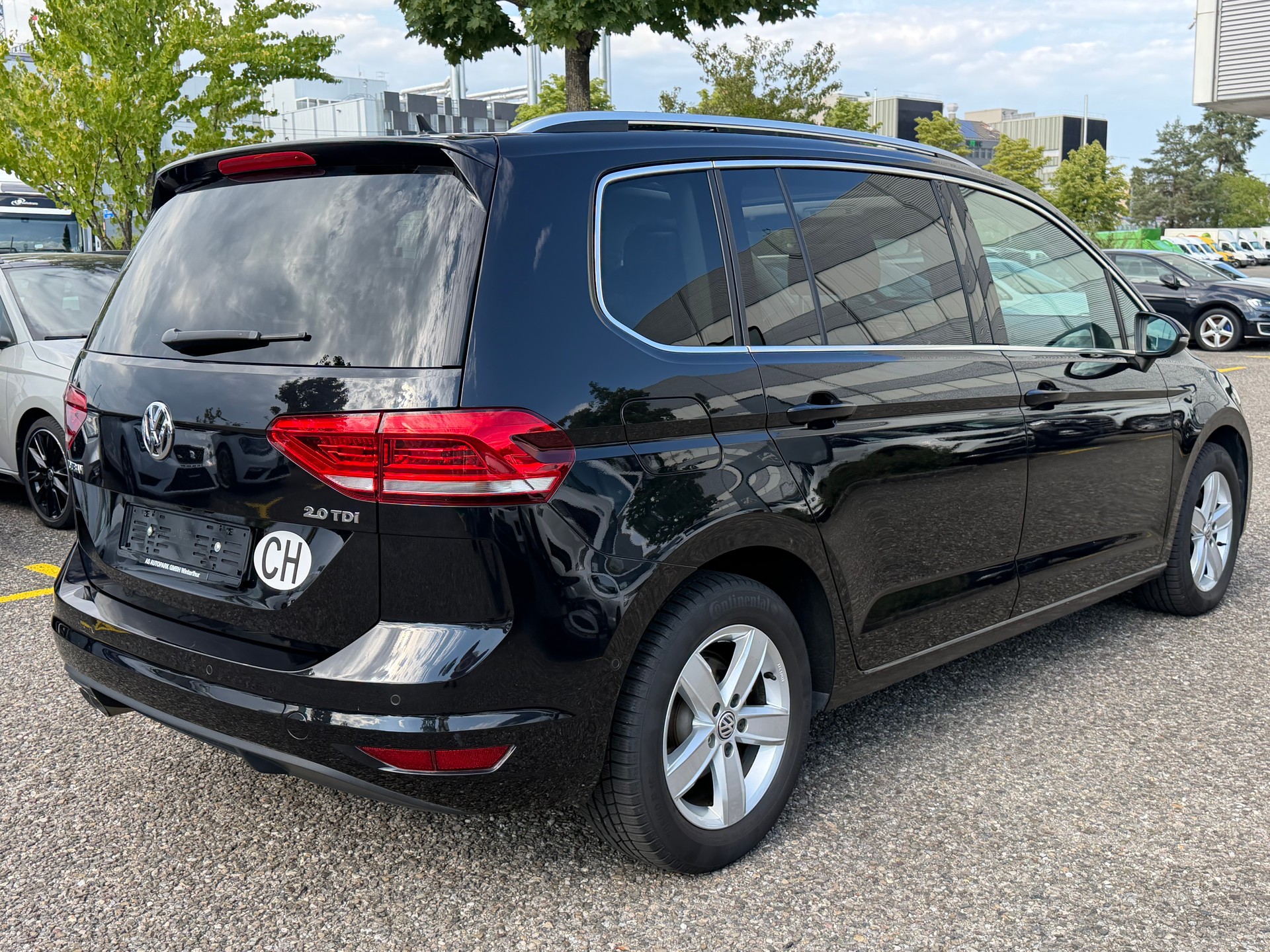VW Touran 2.0 TDI BlueMotion Technology Highline-image-4