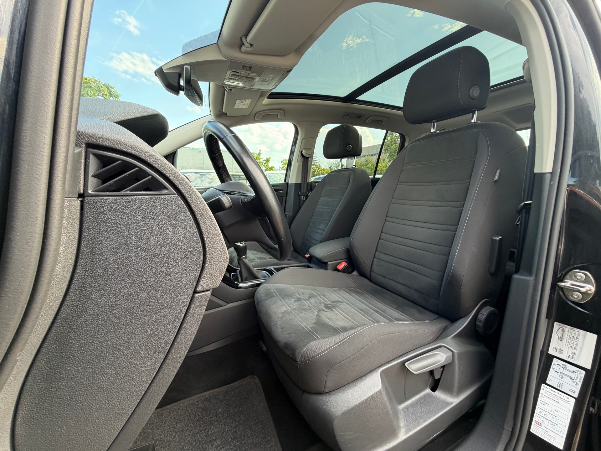 VW Touran 2.0 TDI BlueMotion Technology Highline-image-8