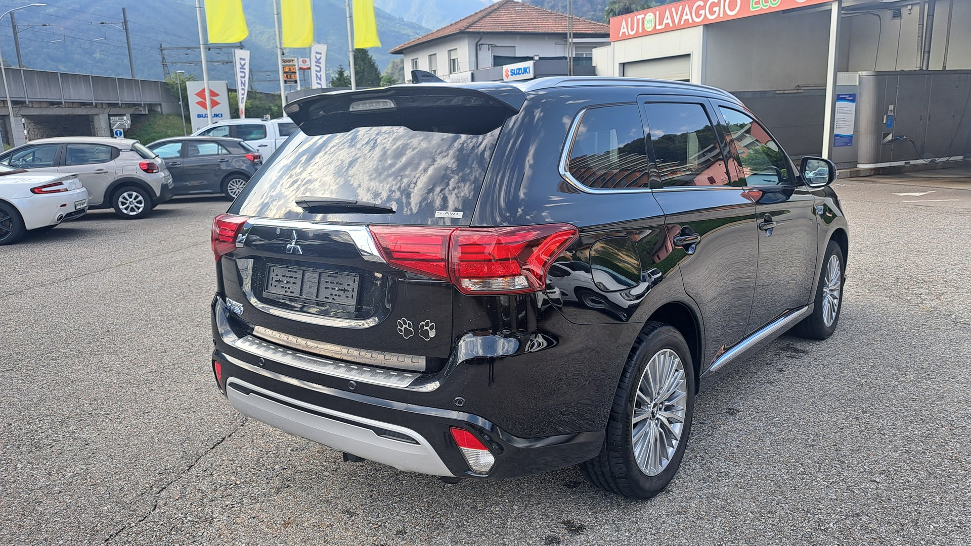 MITSUBISHI Outlander 2.4 PHEV Diamond 4WD Automatic-image-7