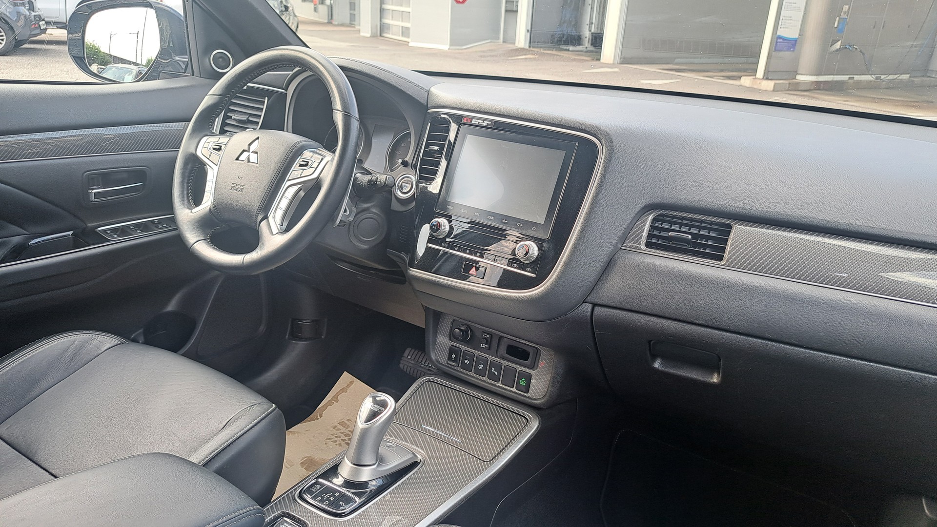 MITSUBISHI Outlander 2.4 PHEV Diamond 4WD Automatic-image-10