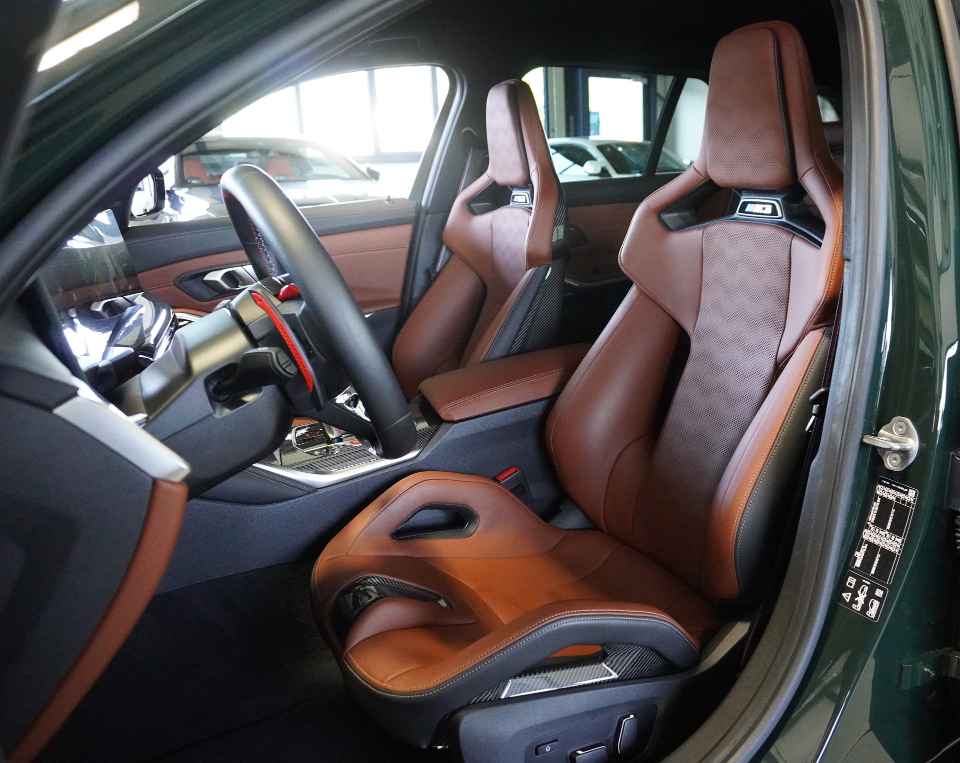 BMW M3 Touring xDrive Competition M // TARTUFO M CARBON SCHALENSITZE // BREWSTER GREEN // AKRAPOVIC //-image-11