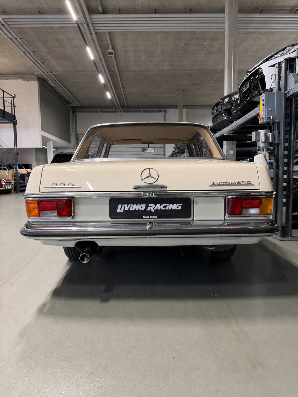 MERCEDES-BENZ 220 Automatic *Vétéran*-image-3