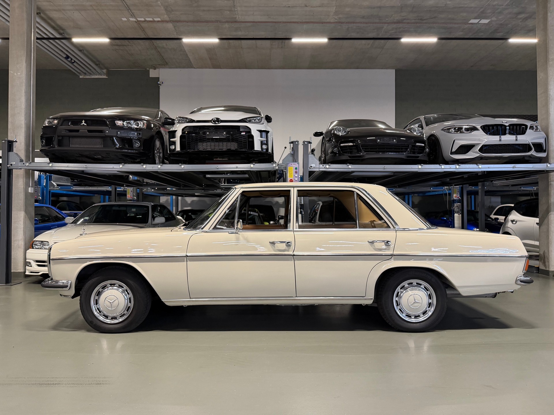 MERCEDES-BENZ 220 Automatic *Vétéran*-image-0