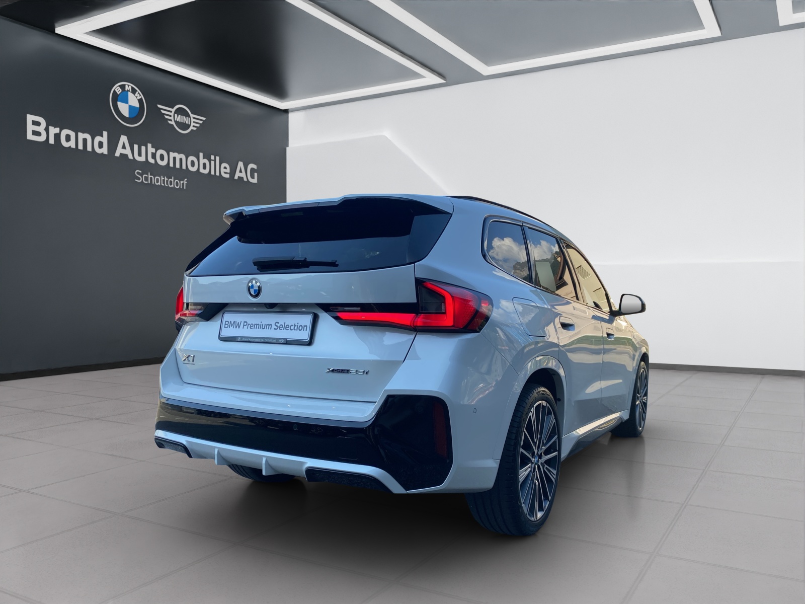 BMW X1 23i xDrive paddles-image-4