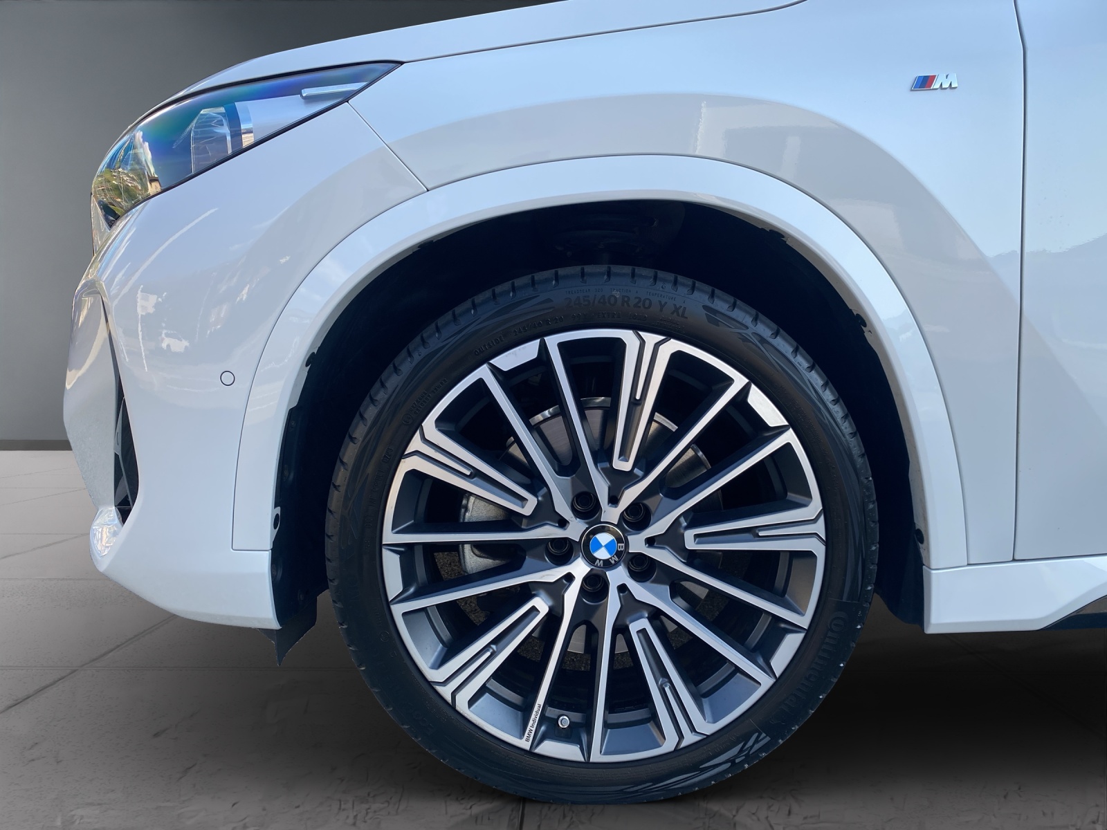 BMW X1 23i xDrive paddles-image-8
