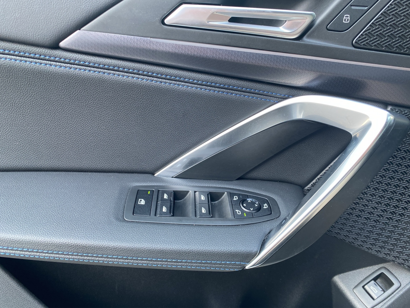 BMW X1 23i xDrive paddles-image-19