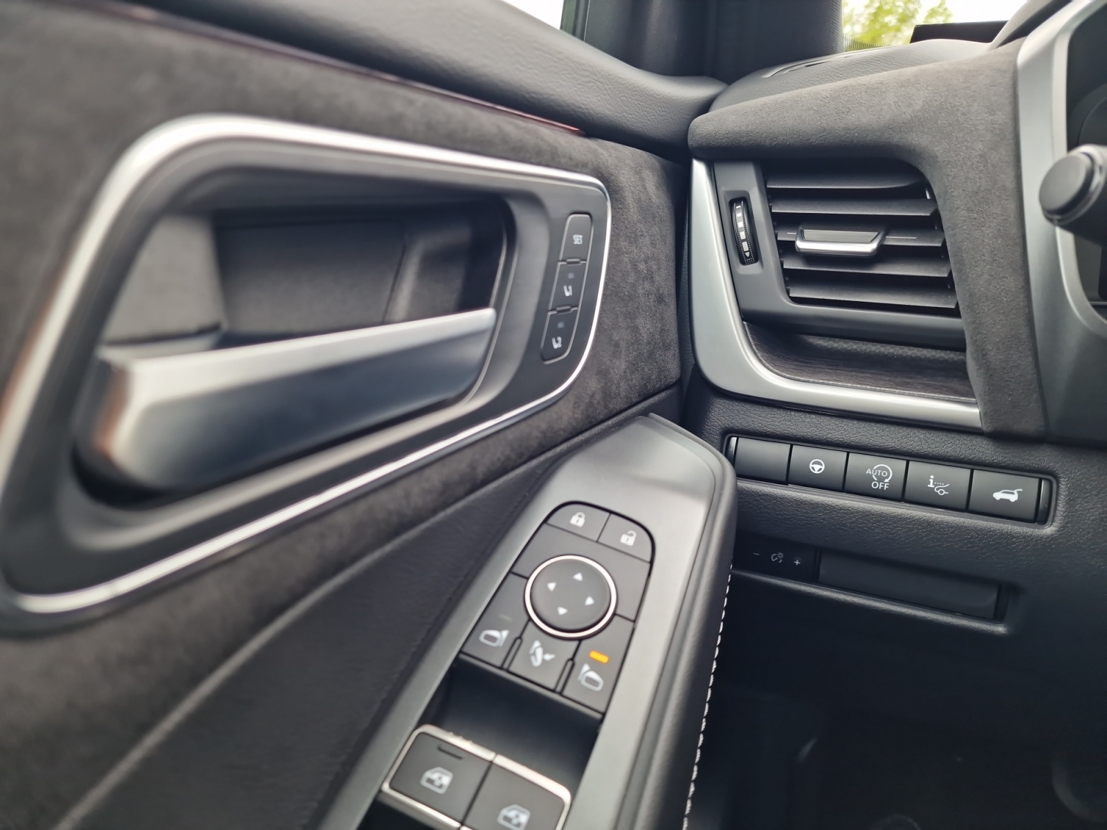 NISSAN Qashqai 1.3 DIG-T MHEV Tekna+ 4x4 Panorama-image-5