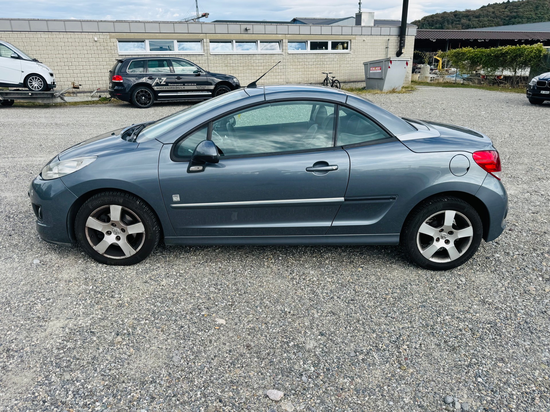 PEUGEOT 207 CC 1.6 16V Swiss Edition-image-6