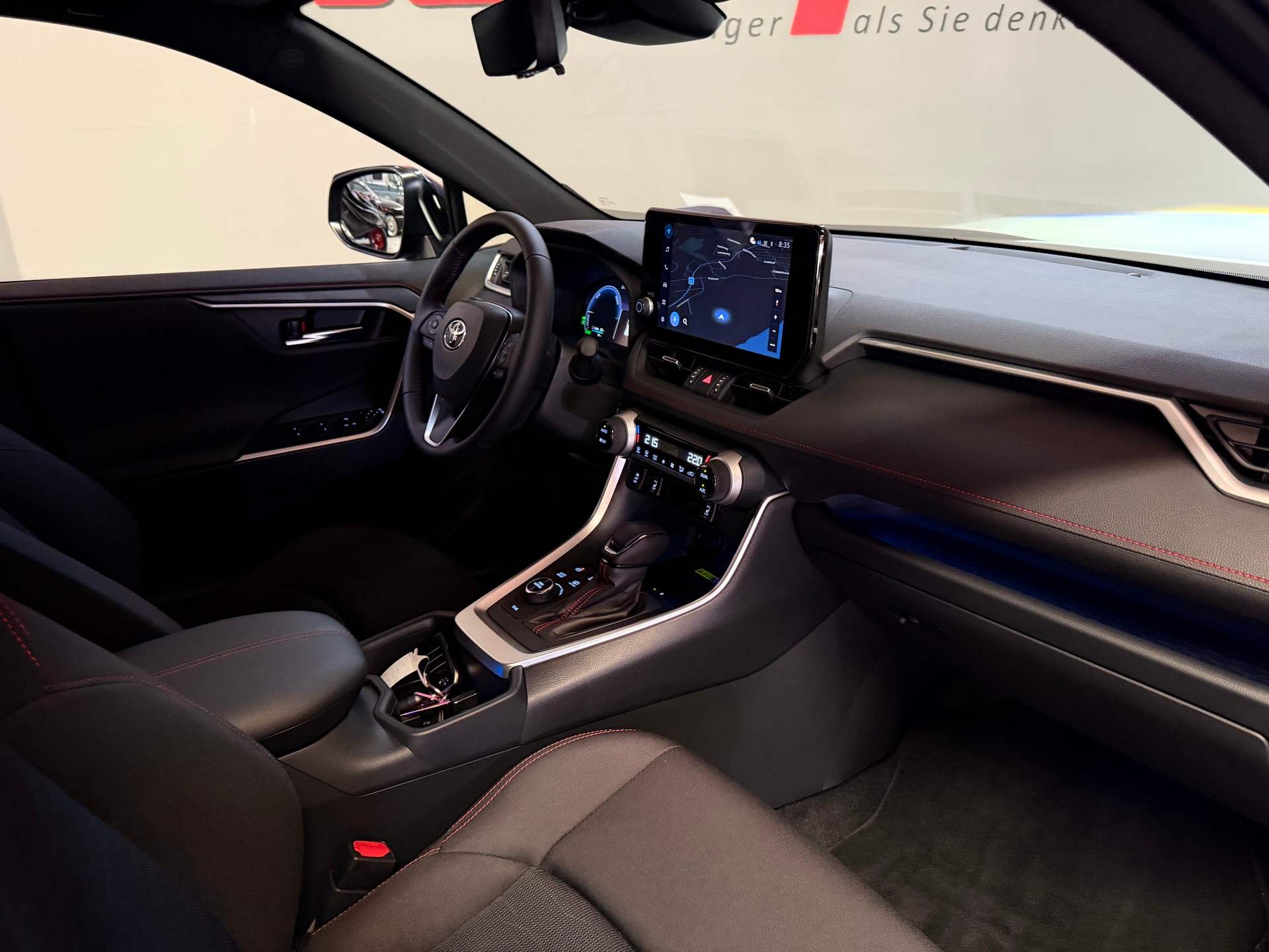 TOYOTA RAV-4 2.5 PHEV Trend e-CVT 4WD-image-18