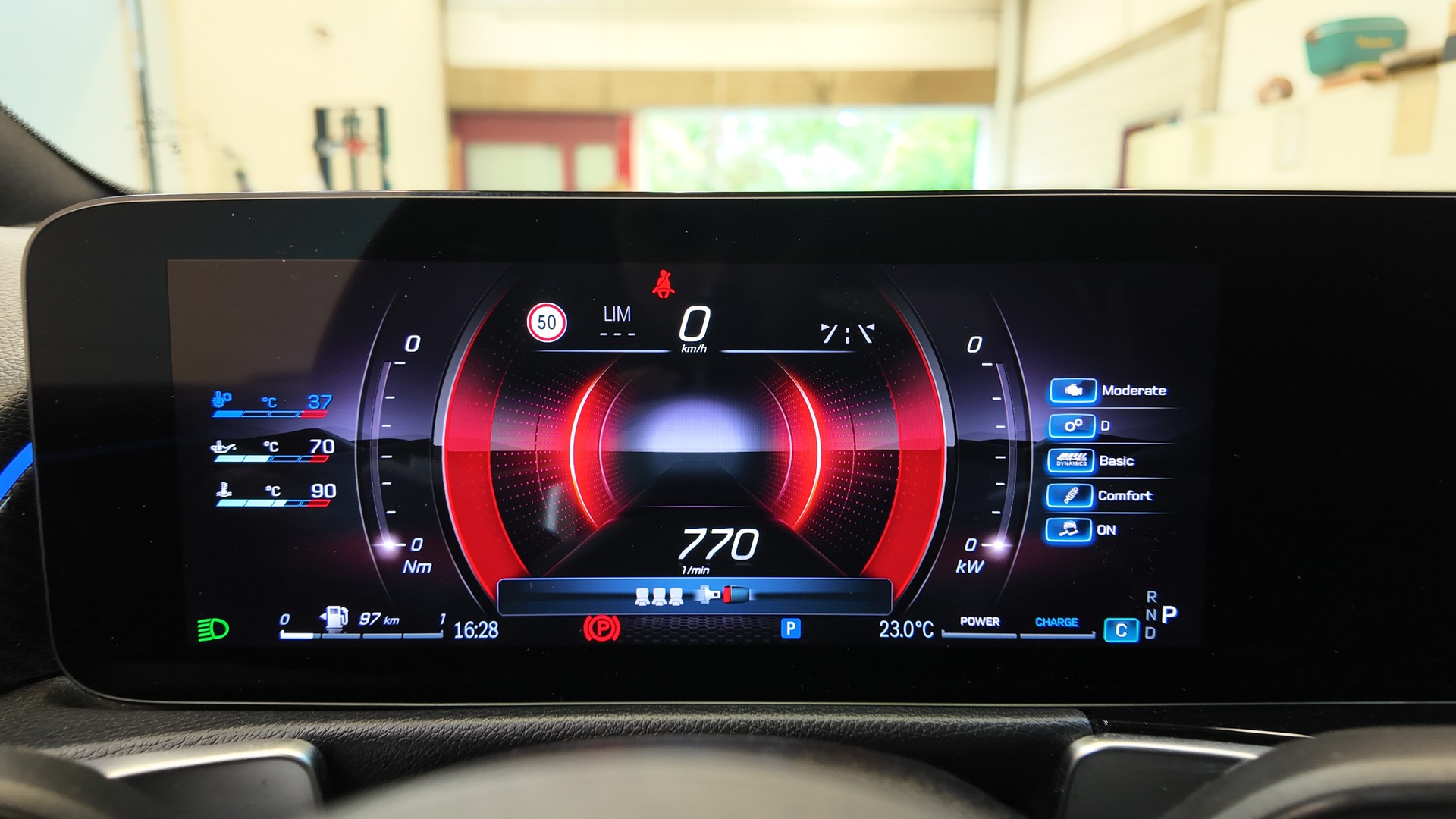 MERCEDES-BENZ GLB AMG 35 4Matic 8G-Tronic-image-27