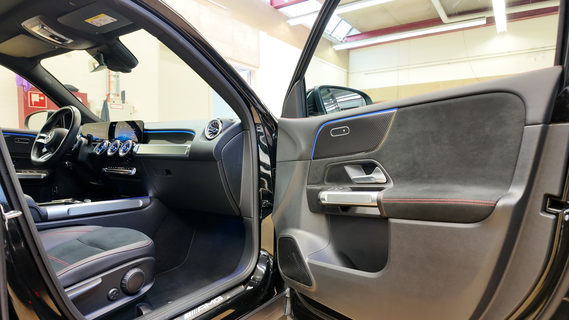 MERCEDES-BENZ GLB AMG 35 4Matic 8G-Tronic-image-18
