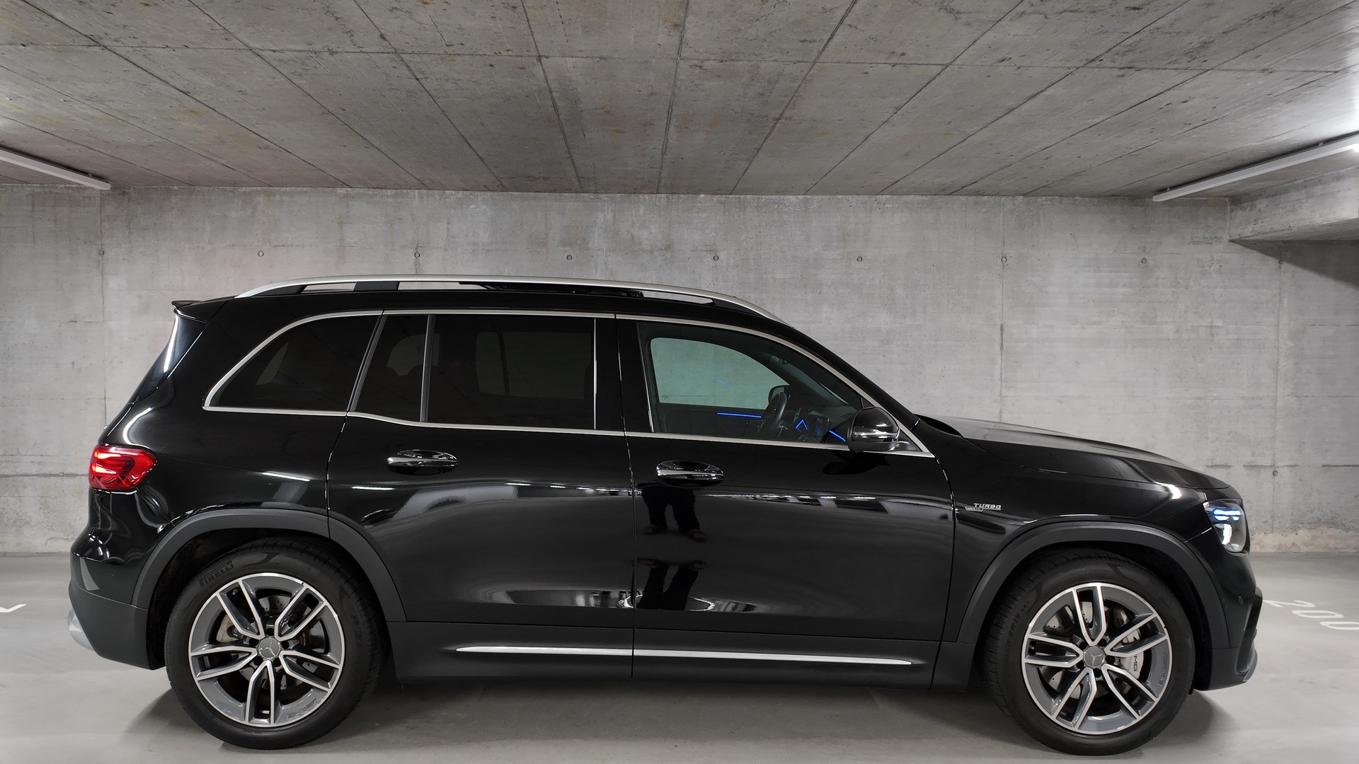 MERCEDES-BENZ GLB AMG 35 4Matic 8G-Tronic-image-3