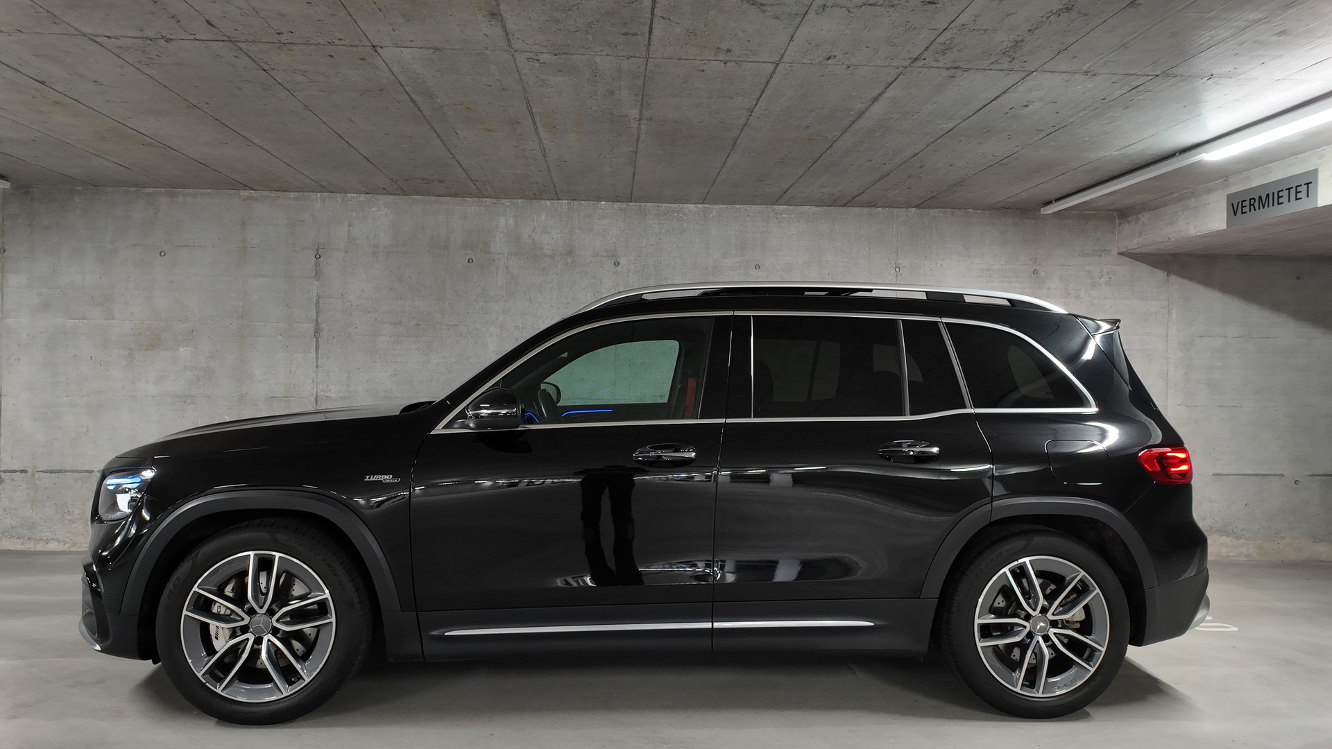 MERCEDES-BENZ GLB AMG 35 4Matic 8G-Tronic-image-2