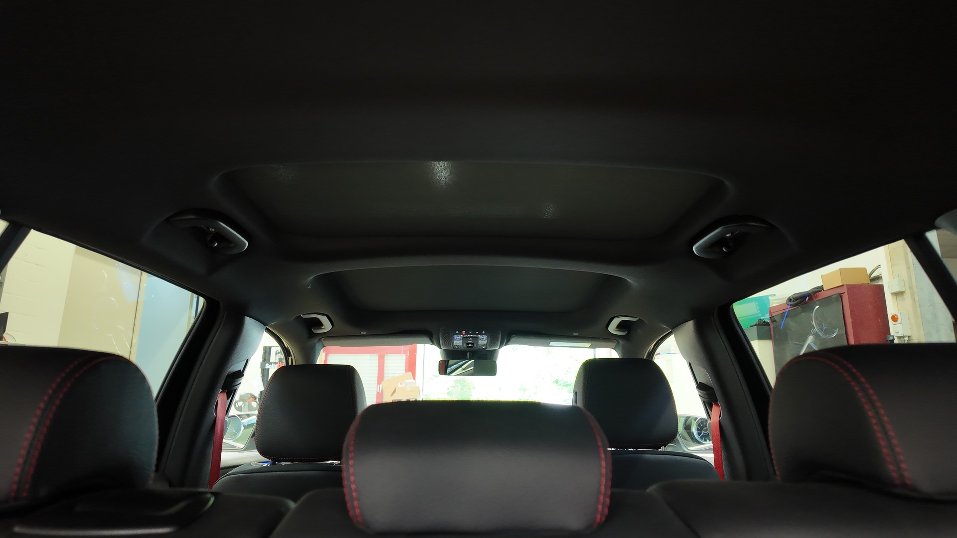 MERCEDES-BENZ GLB AMG 35 4Matic 8G-Tronic-image-25