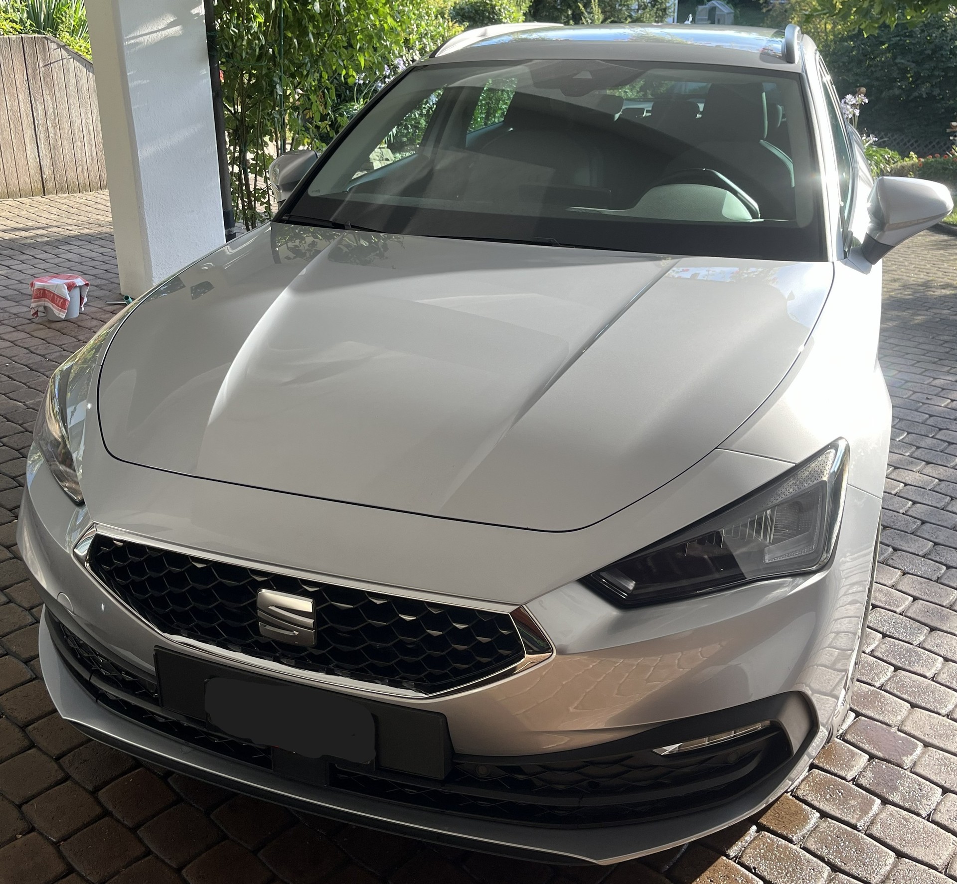 SEAT LEON ST 2.0 TDI EVO DSG Style ** Full Digital Cockpit ** Navi ** ACC ** PDC v+h ** Apple CarPlay & Android Auto-image-0