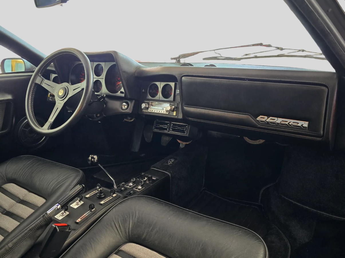 FERRARI 512BBi-image-13