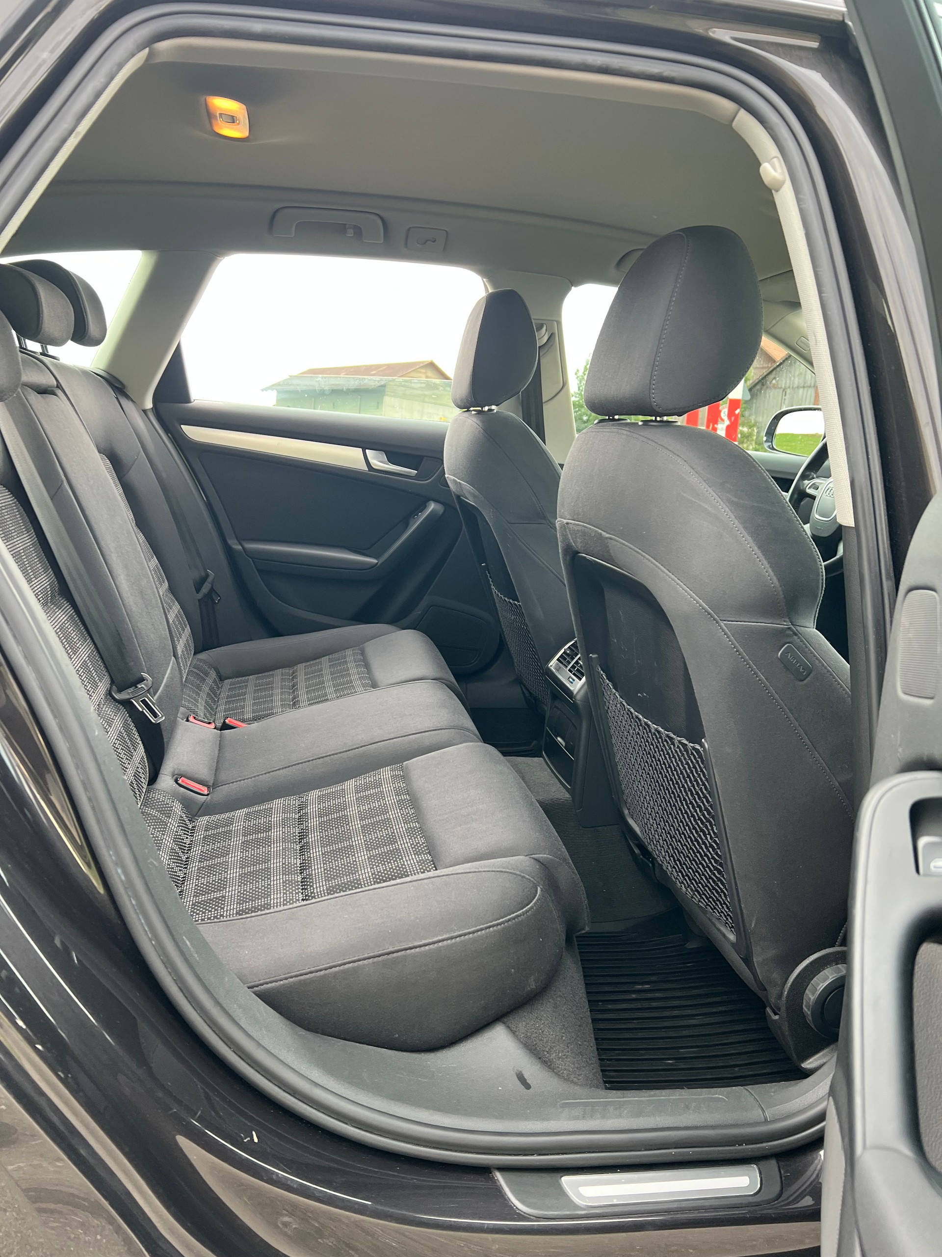 AUDI A4 Avant 2.0 TDI multitronic-image-14