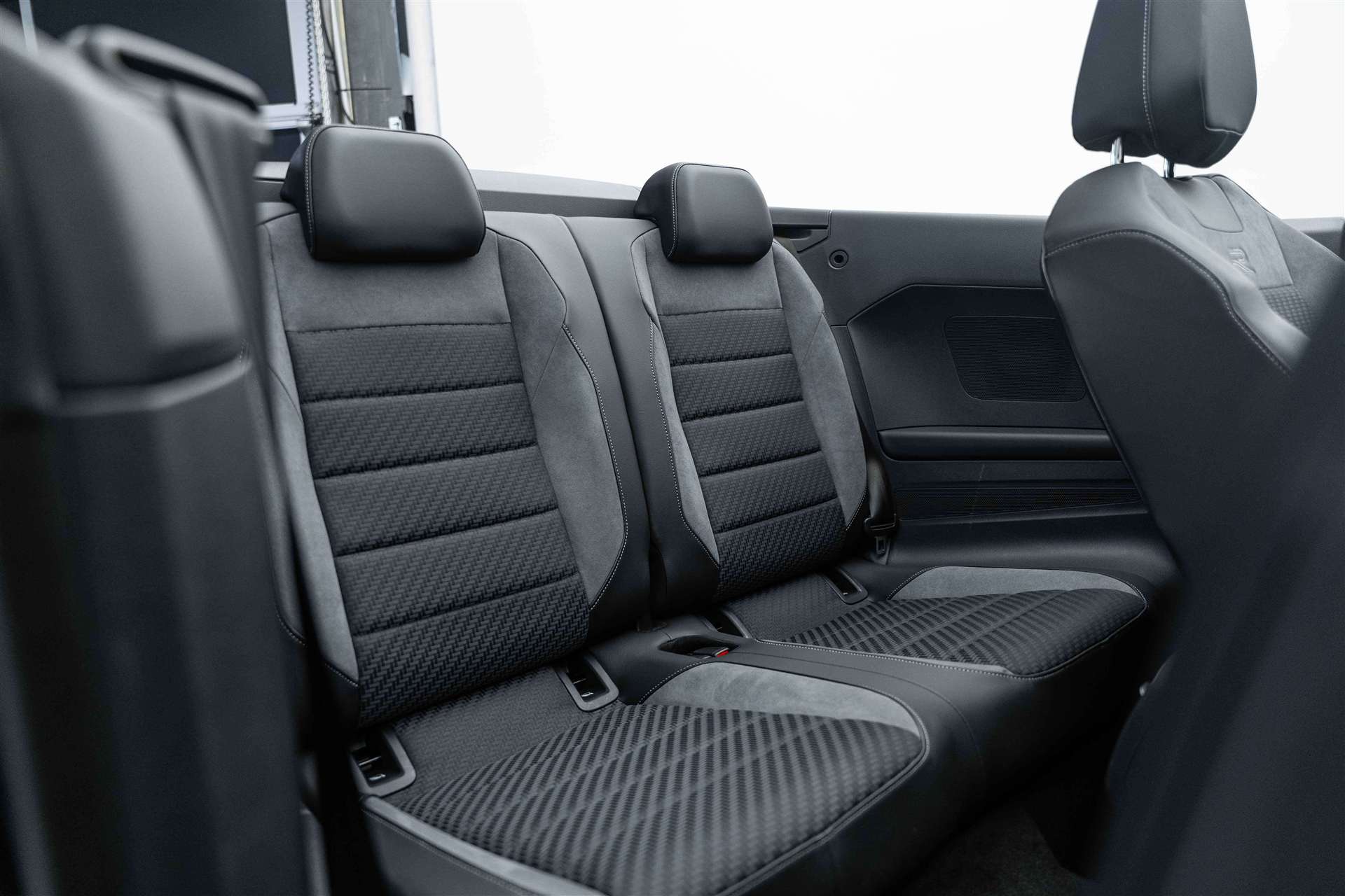 VW VW T-Roc Cabriolet 1.5 TSI EVO R-Line DSG-image-16