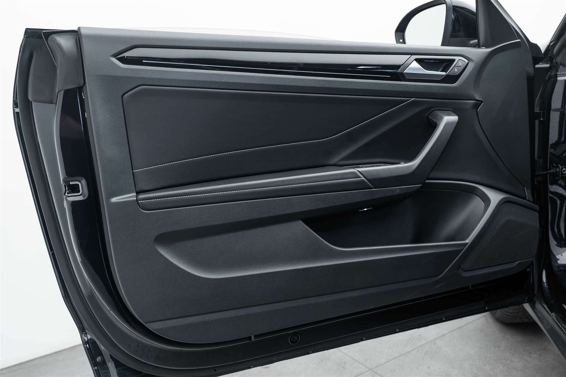 VW VW T-Roc Cabriolet 1.5 TSI EVO R-Line DSG-image-9